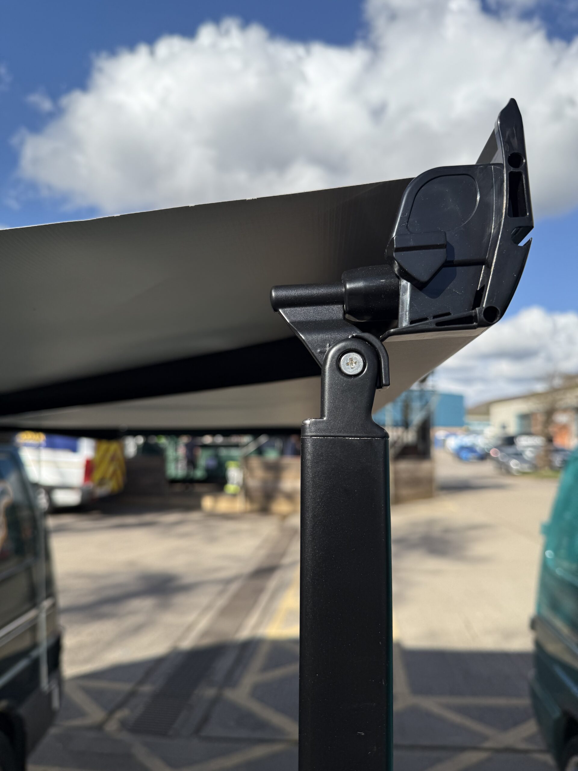 The Rooster Cassette Awning 2.5M - Image 7